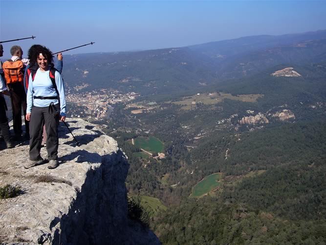 Aiguafreda al fons. A punt de baixar per el Grau de les Avellanes