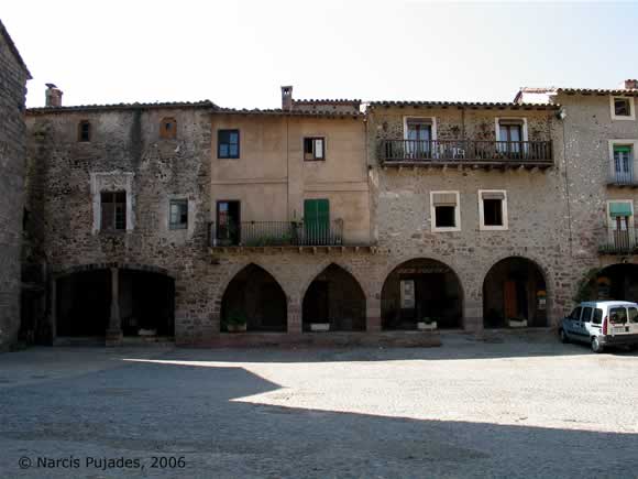 5 Santa Pau