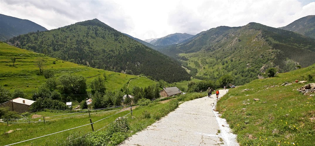 Pujant al Coll de Mantet.